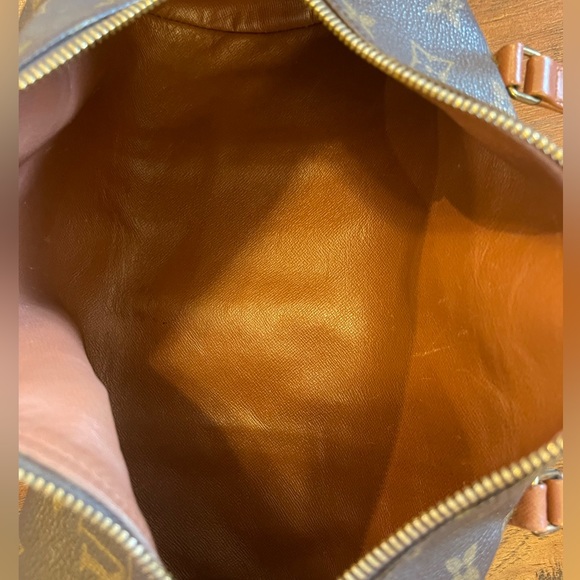 Authentic Louis Vuitton Papillon 30 and mini pouch. - Picture 5 of 14